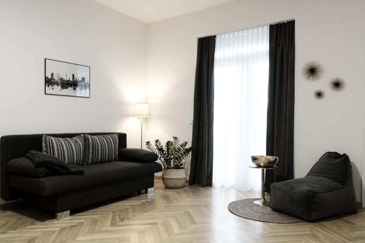 Apartment with Terrace,1290724867:JPEG